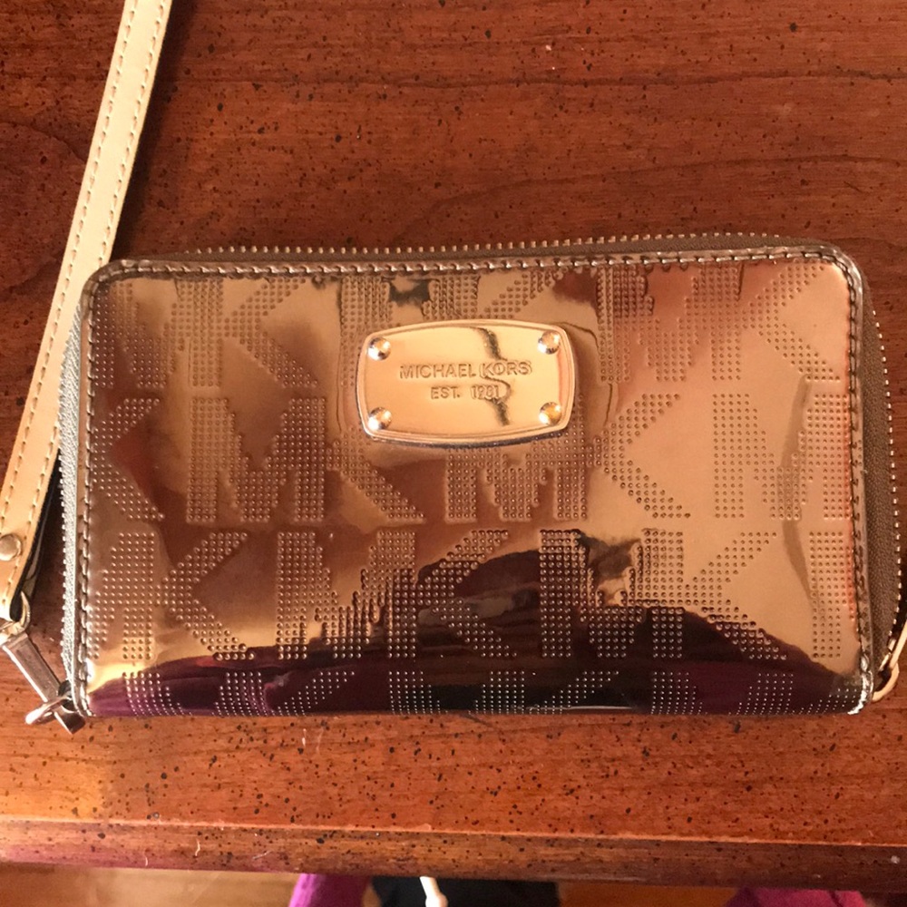 Michael Kors wristlet wallet